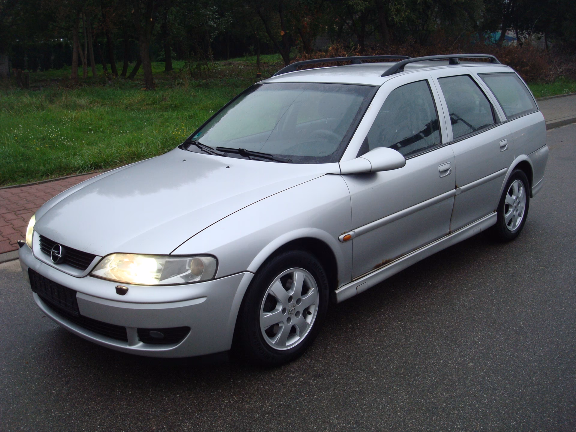 Ile kosztuje Opel Zafira 2004 rok?