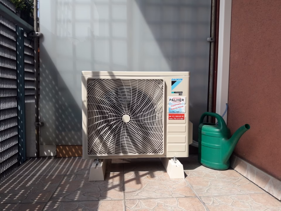 Do kogo mam zadzwonić w celu sprawdzenia klimatyzatora?