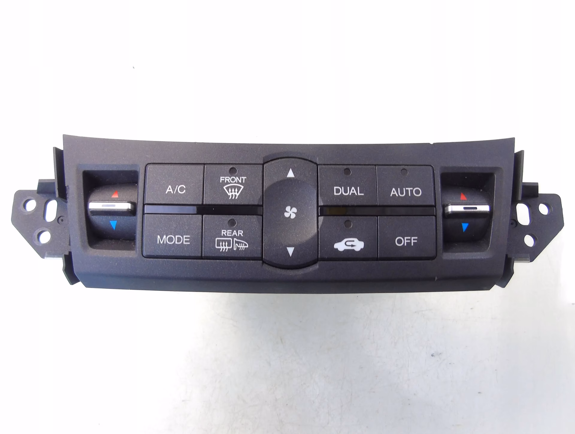 Ile czynnika klimatyzacji do Hondy Accord?