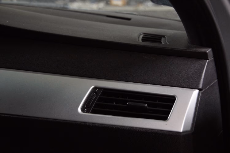 Dlaczego klimatyzacja w moim Nissanie nie działa?