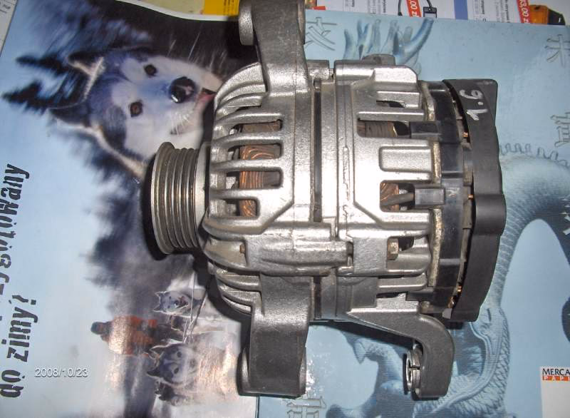 Gdzie jest alternator w Opel Astra H?