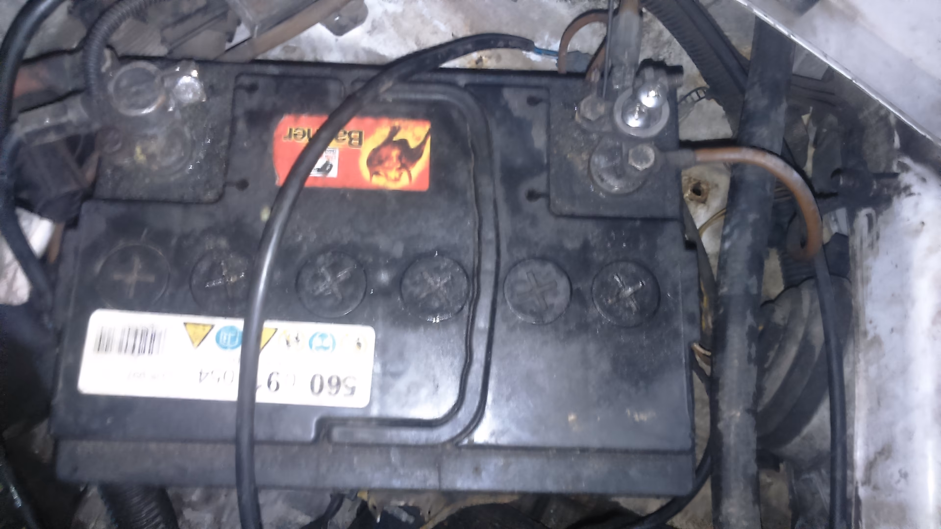 Czemu grzeje się alternator w samochodzie?