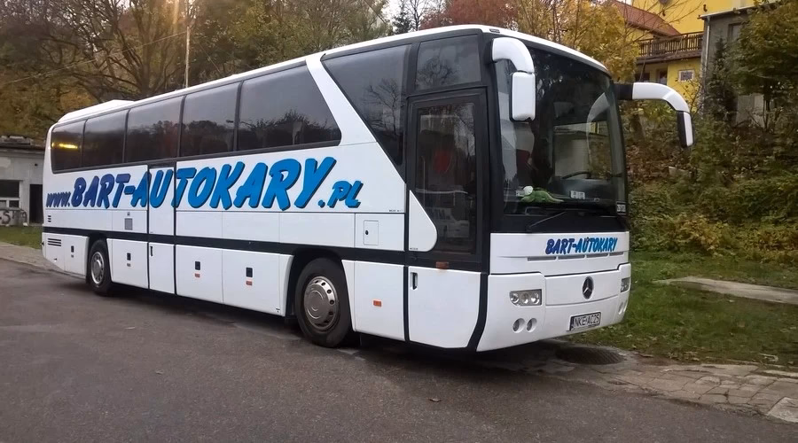 Czym się różni autobus od autokaru?