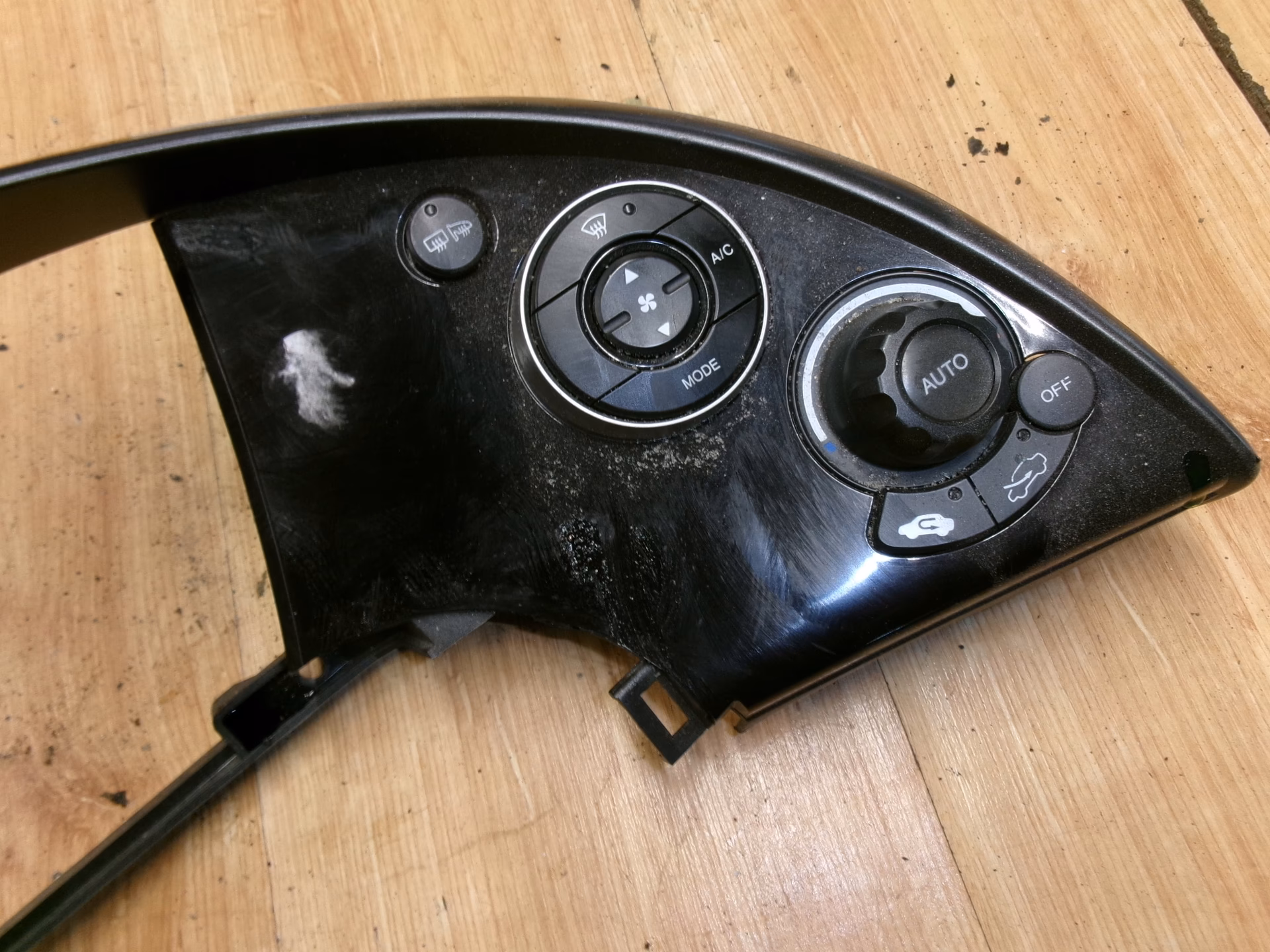 Gdzie jest czujnik temperatury zewnętrznej w Hondzie Civic?