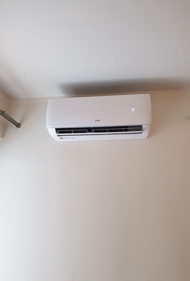 Kto produkuje aux ac?