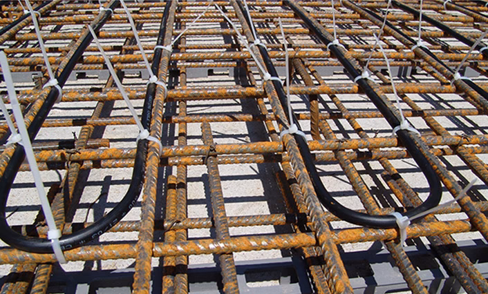 Po co stal w betonie?