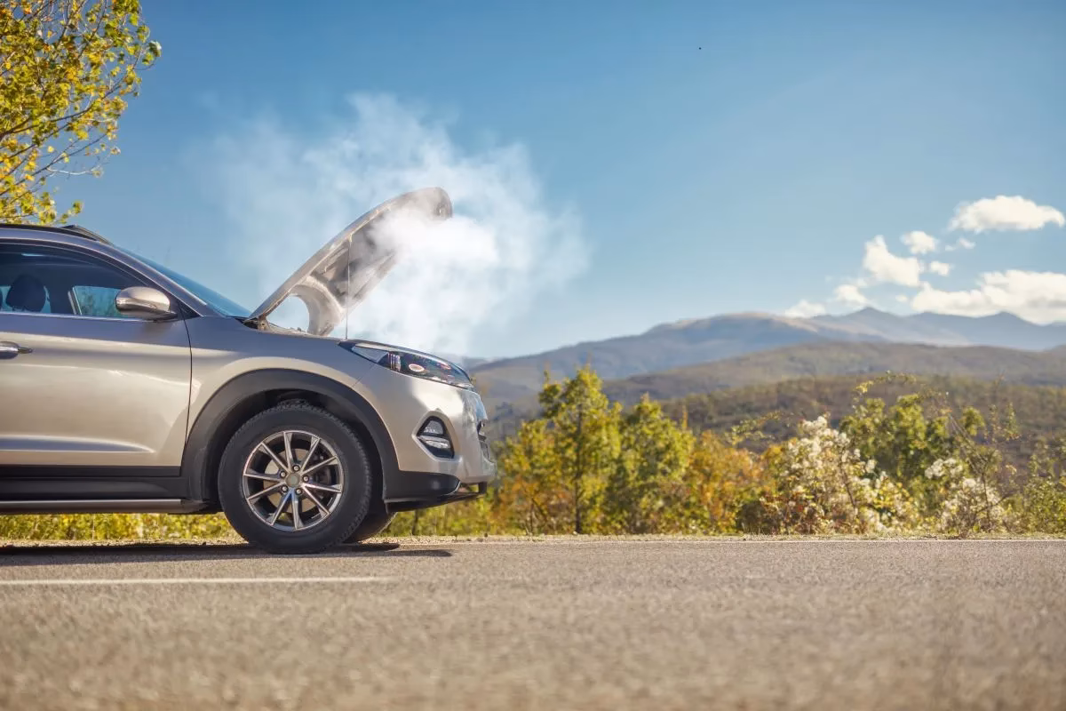 Dlaczego dymi spod maski?