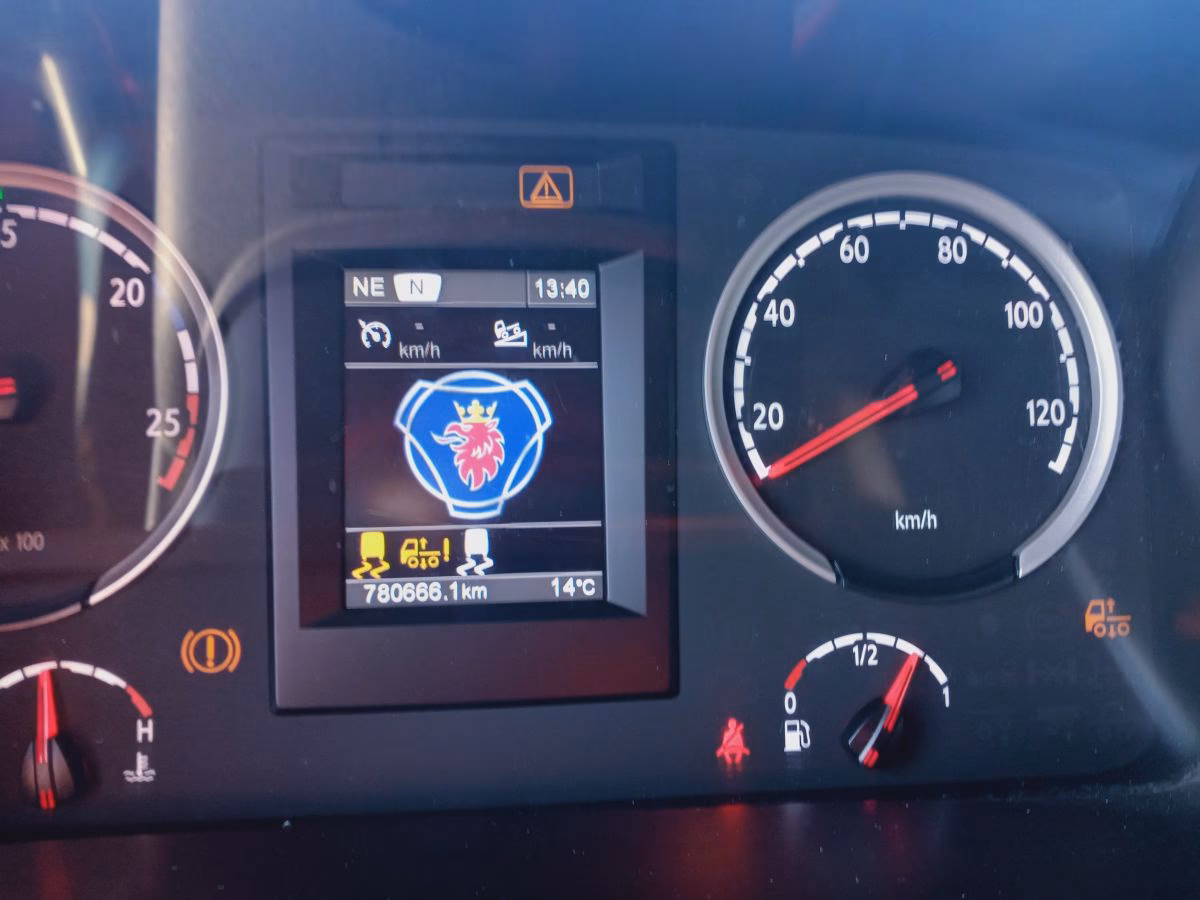 Jak sprawdzić kody błędów Scania R?