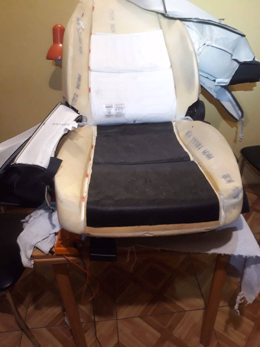 Jak odblokować fotel kierowcy?