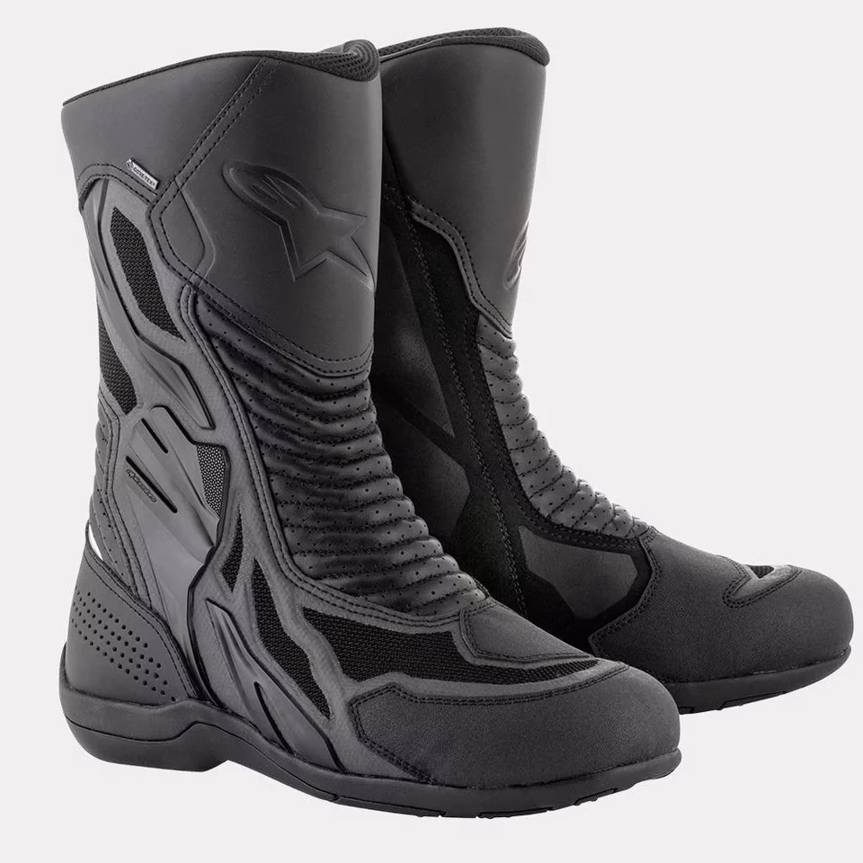 Czy buty Alpinestars są zgodne z rozmiarem podanym na Reddicie?