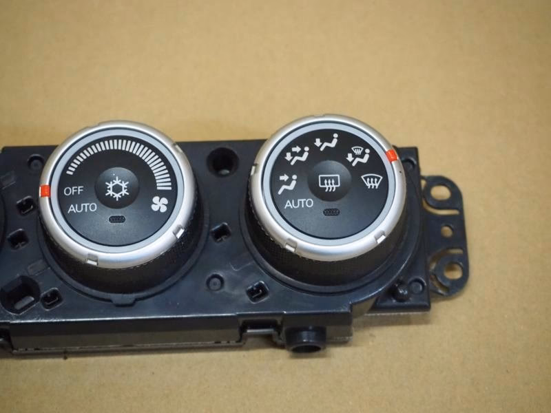 Ile koni ma Citroen C-Crosser?