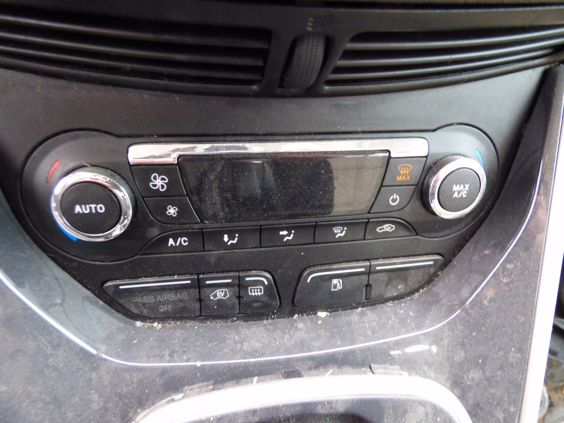 Jak zmienić nawiew klimatyzacji?