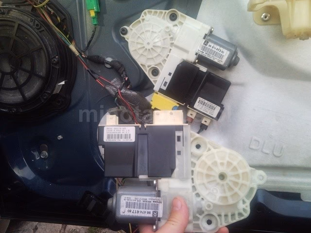 Jak wyłączyć składanie lusterek w Citroenie C4?