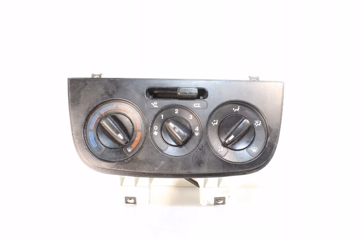 Czy Citroen Nemo ma klimatyzację?