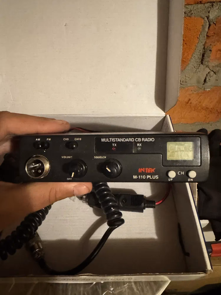 Dlaczego kierowcy ciężarówek nie używają już radiotelefonów CB?