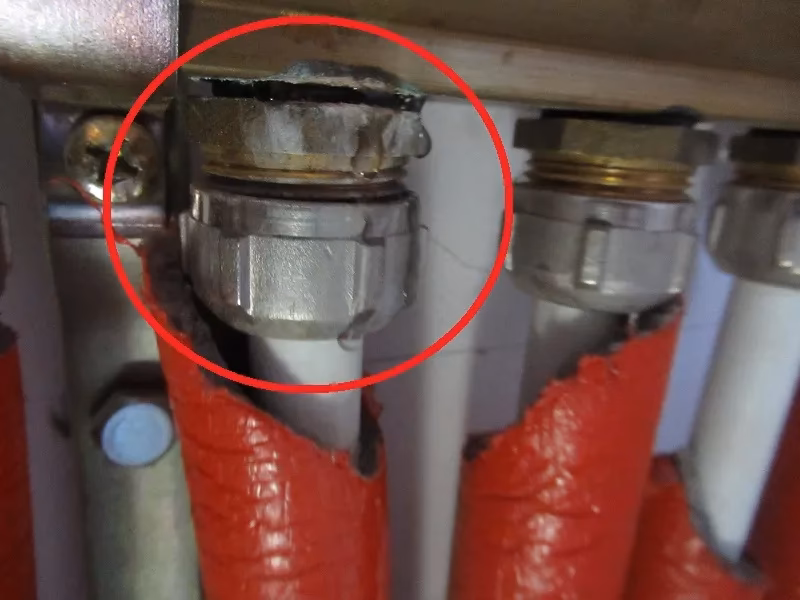 Co zrobić, gdy rura centralnego ogrzewania przecieka?