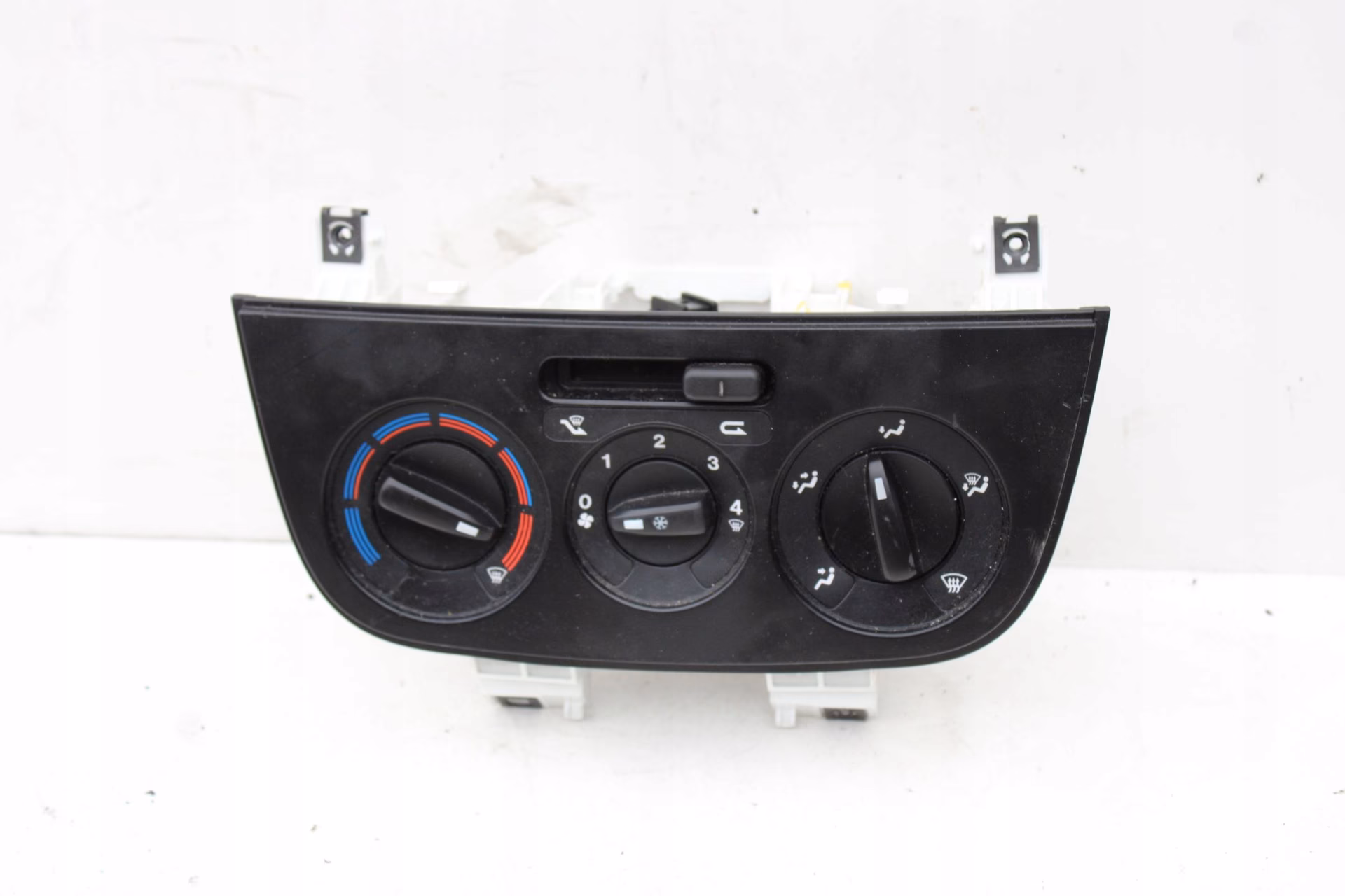 Czy Citroen Nemo jest mniejszy od Berlingo?