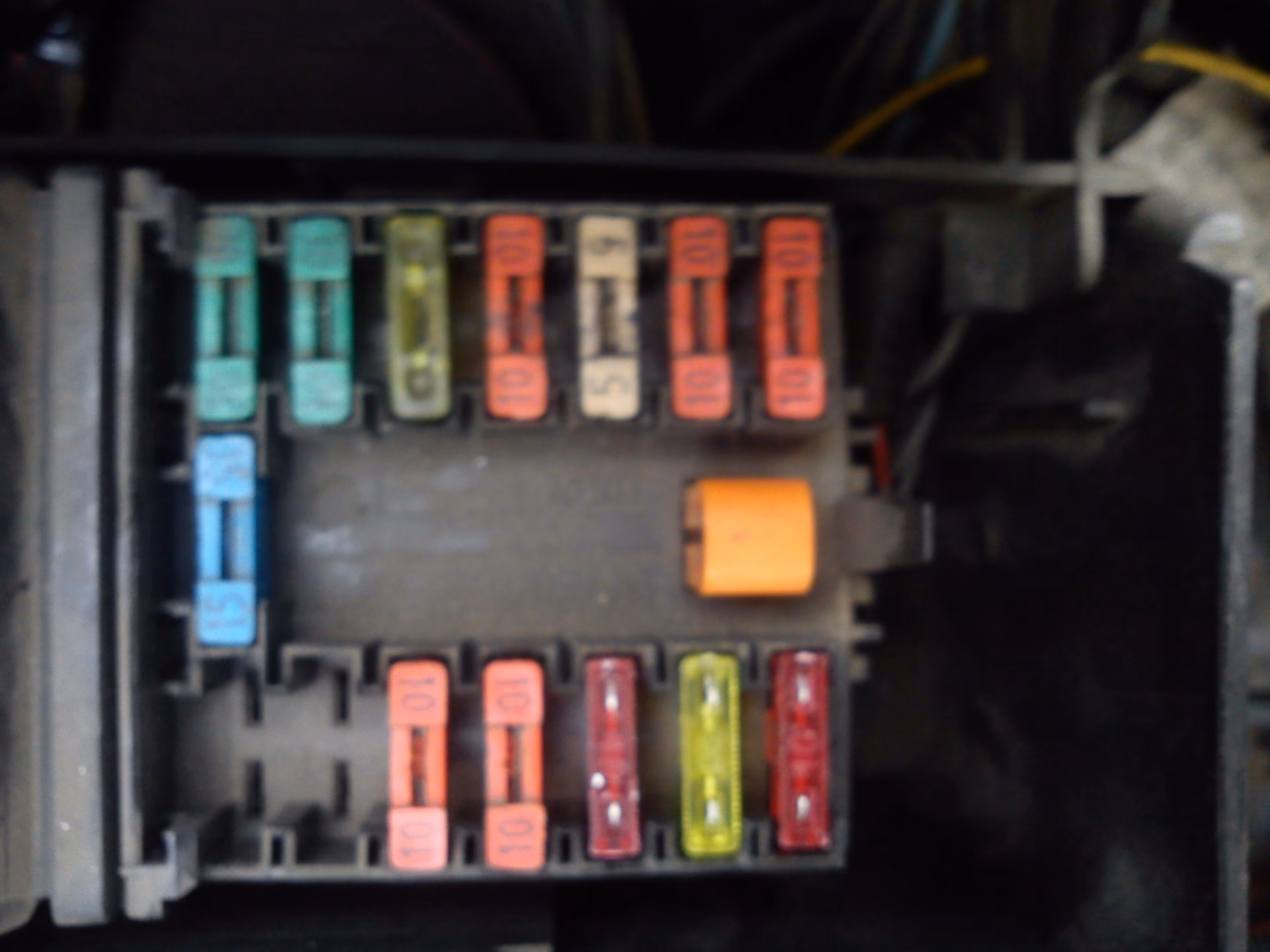 Czy Citroen Saxo ma wspomaganie kierownicy?