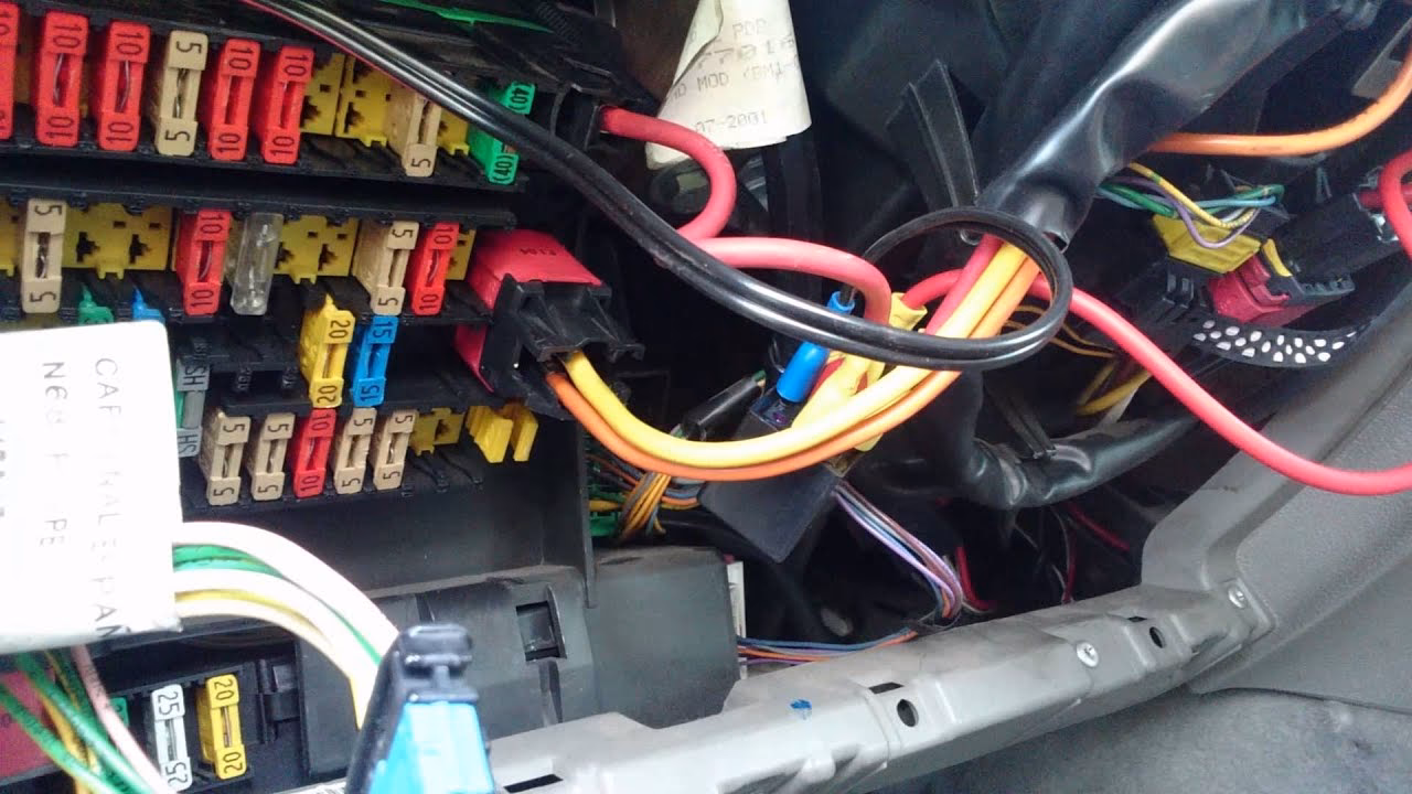 Gdzie jest rezystor dmuchawy w Xsara Picasso?