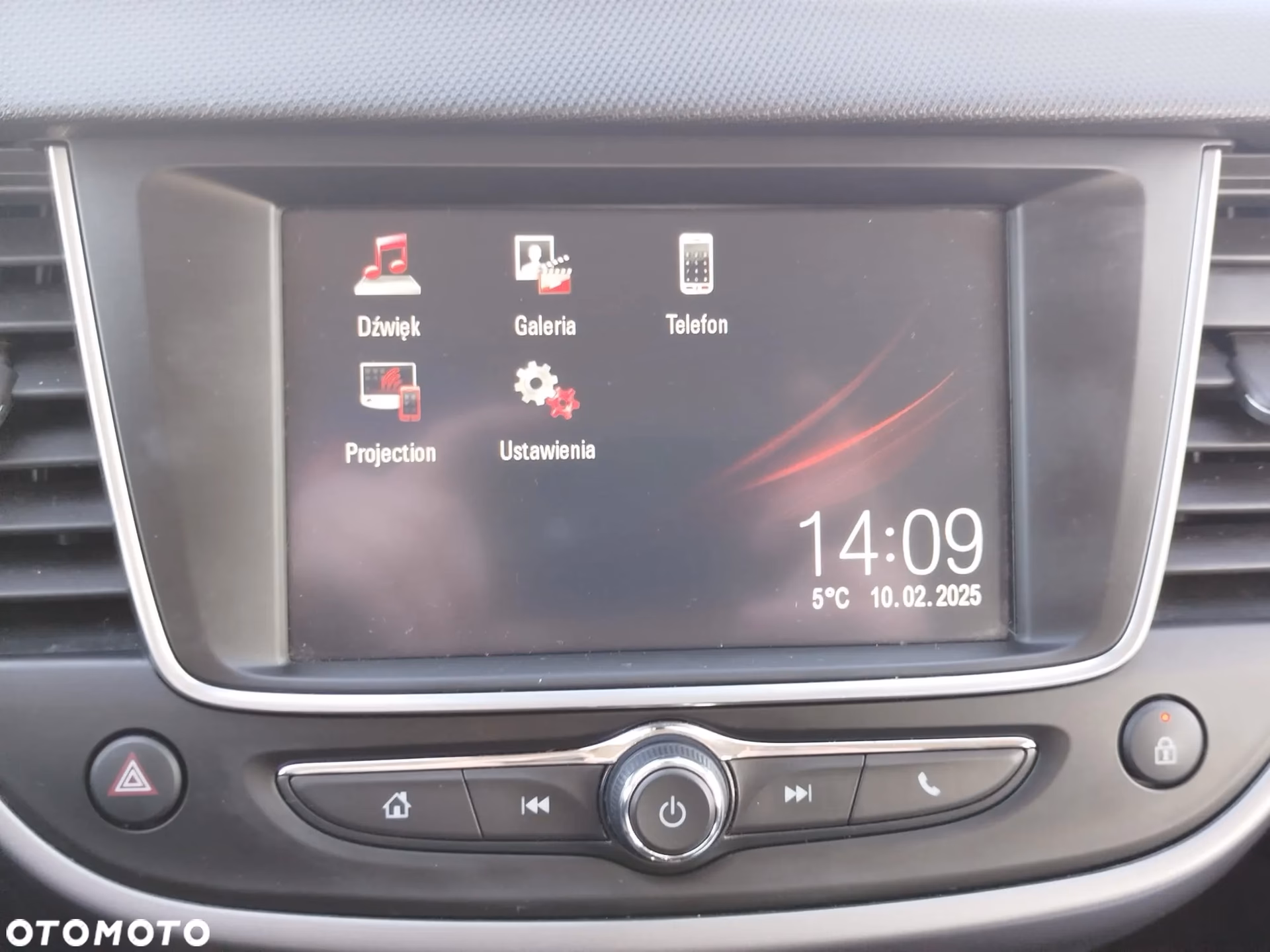 Czym się różni Opel Crossland od Crossland X?