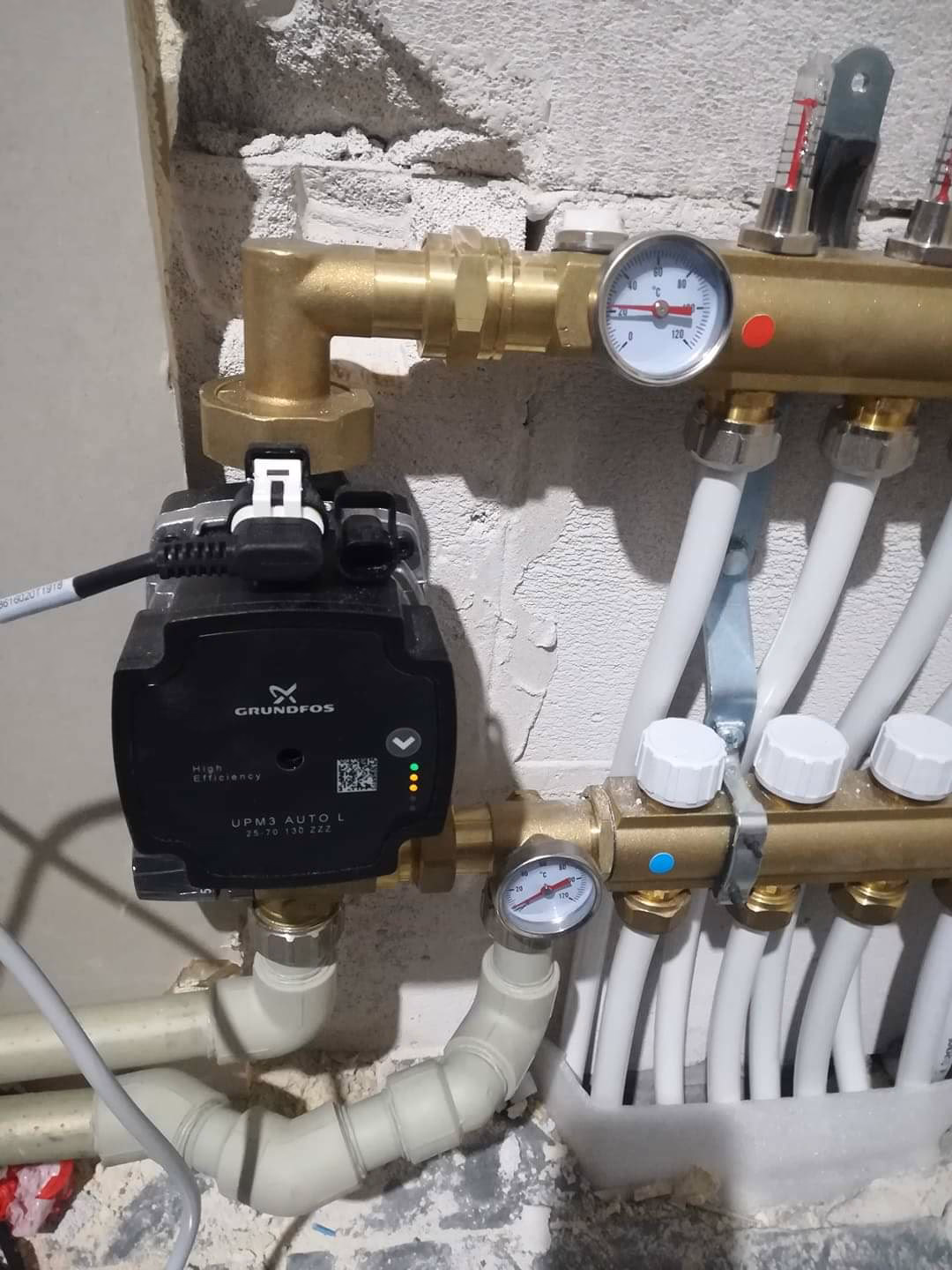 Gdzie zamontować czujnik temperatury pompy ciepła?