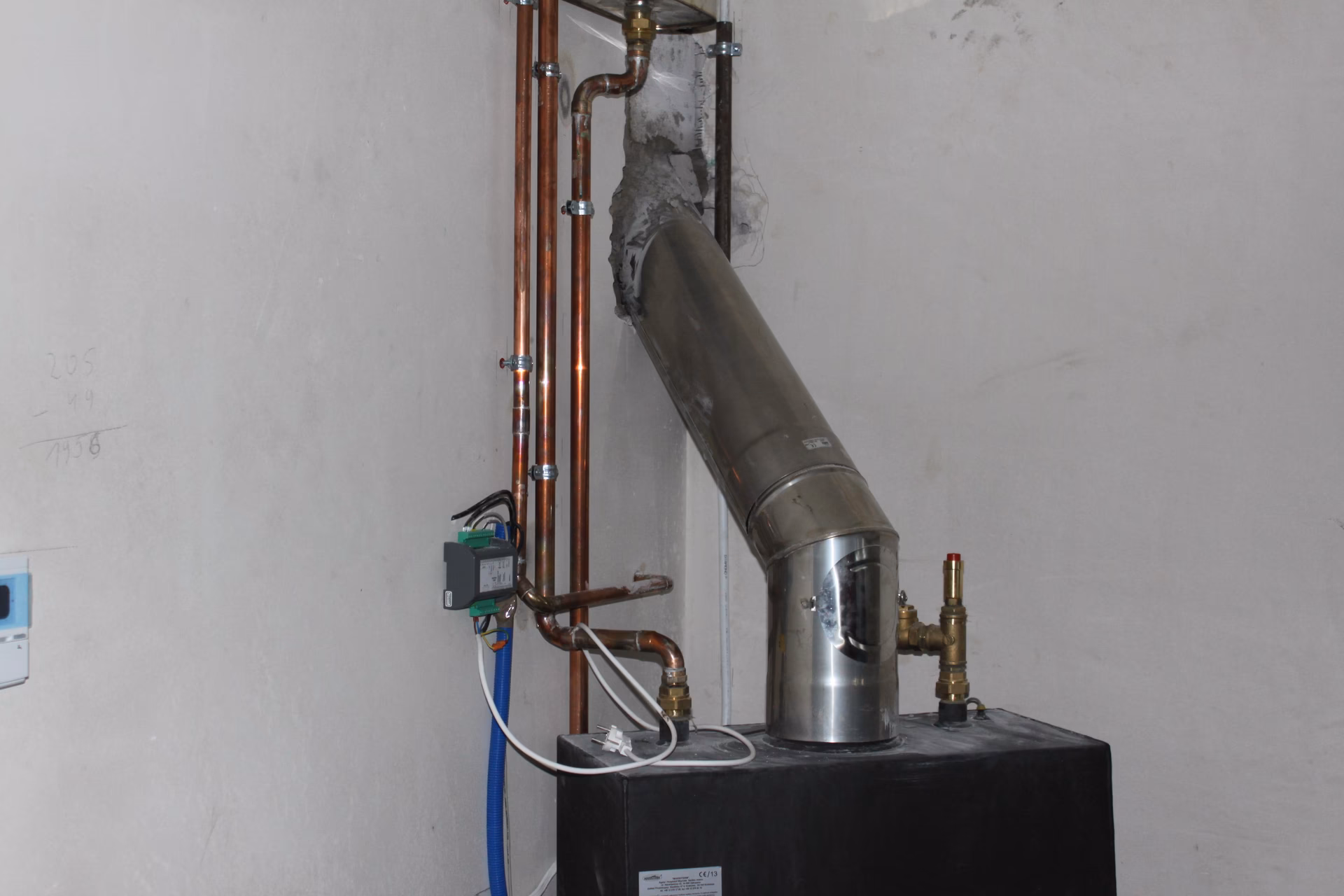 Czym uszczelnić rurę przy kominie?