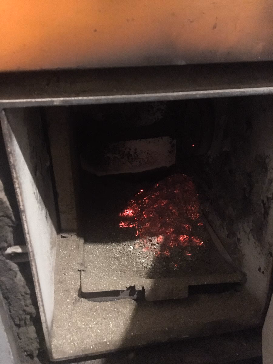 Jak często powinienem czyścić wentylator pieca?