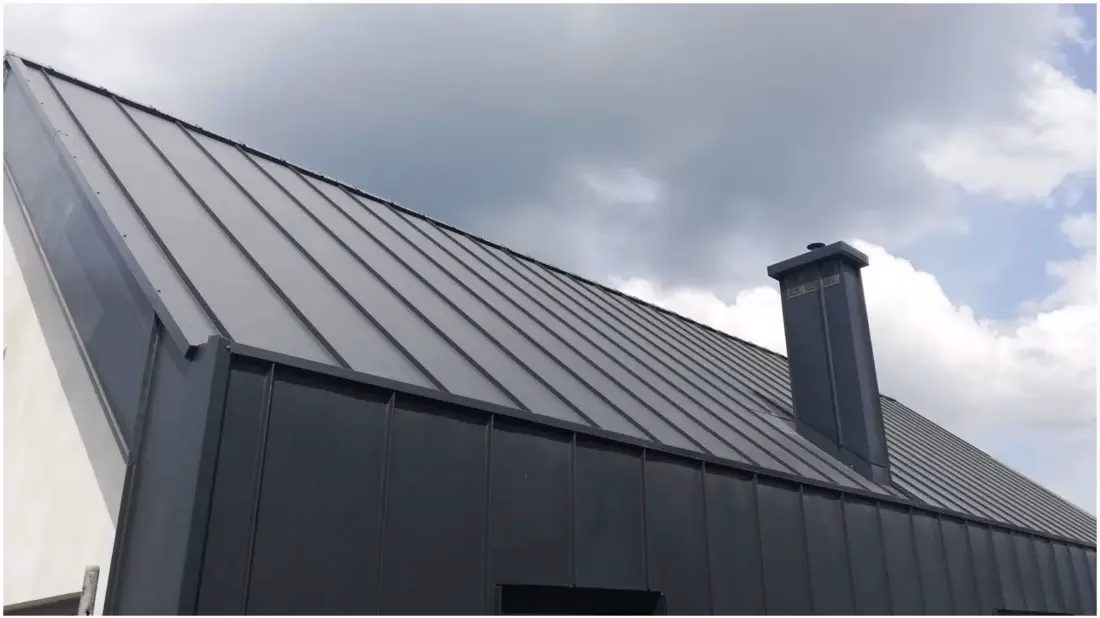 Jak nazywa się otwór wentylacyjny na dachu?