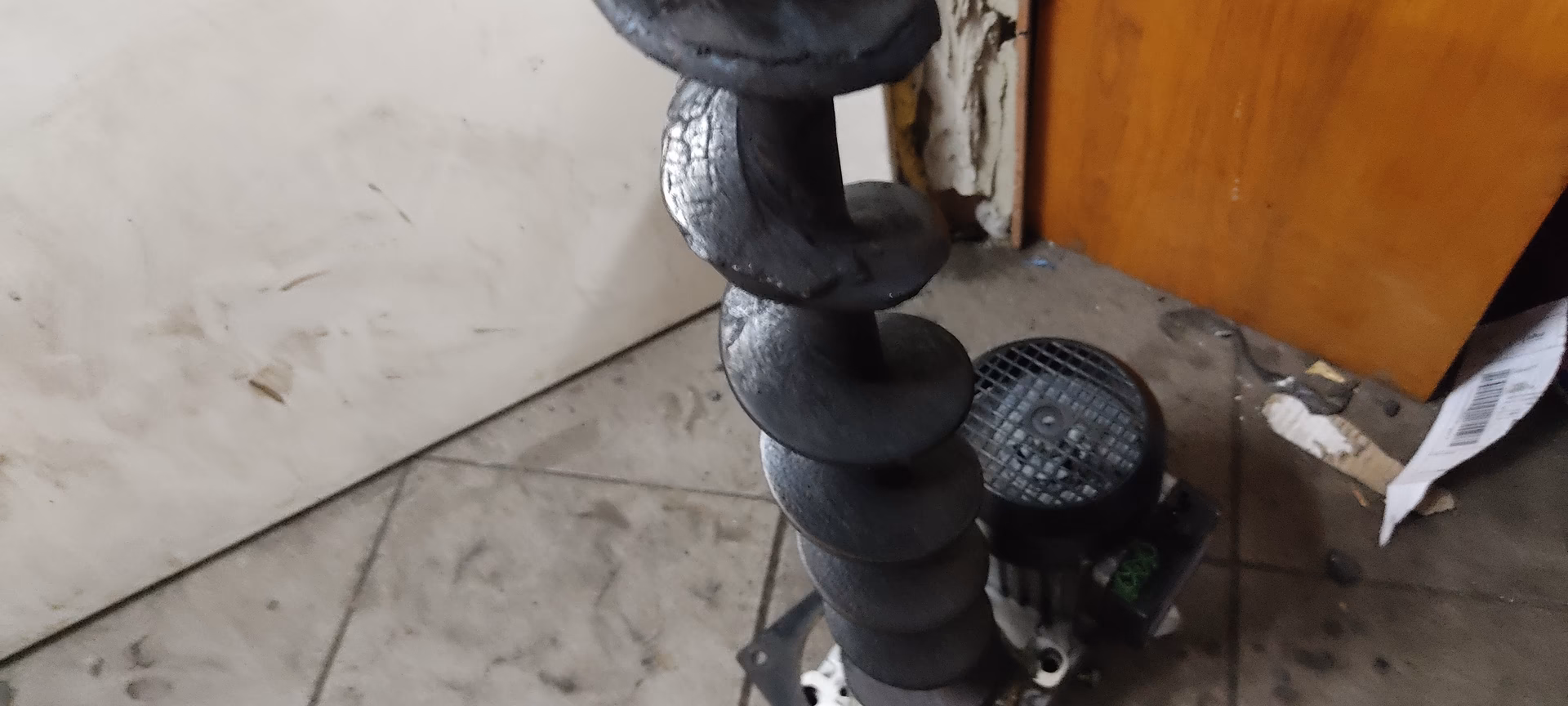 Jak odblokować ślimaki w podajniku?