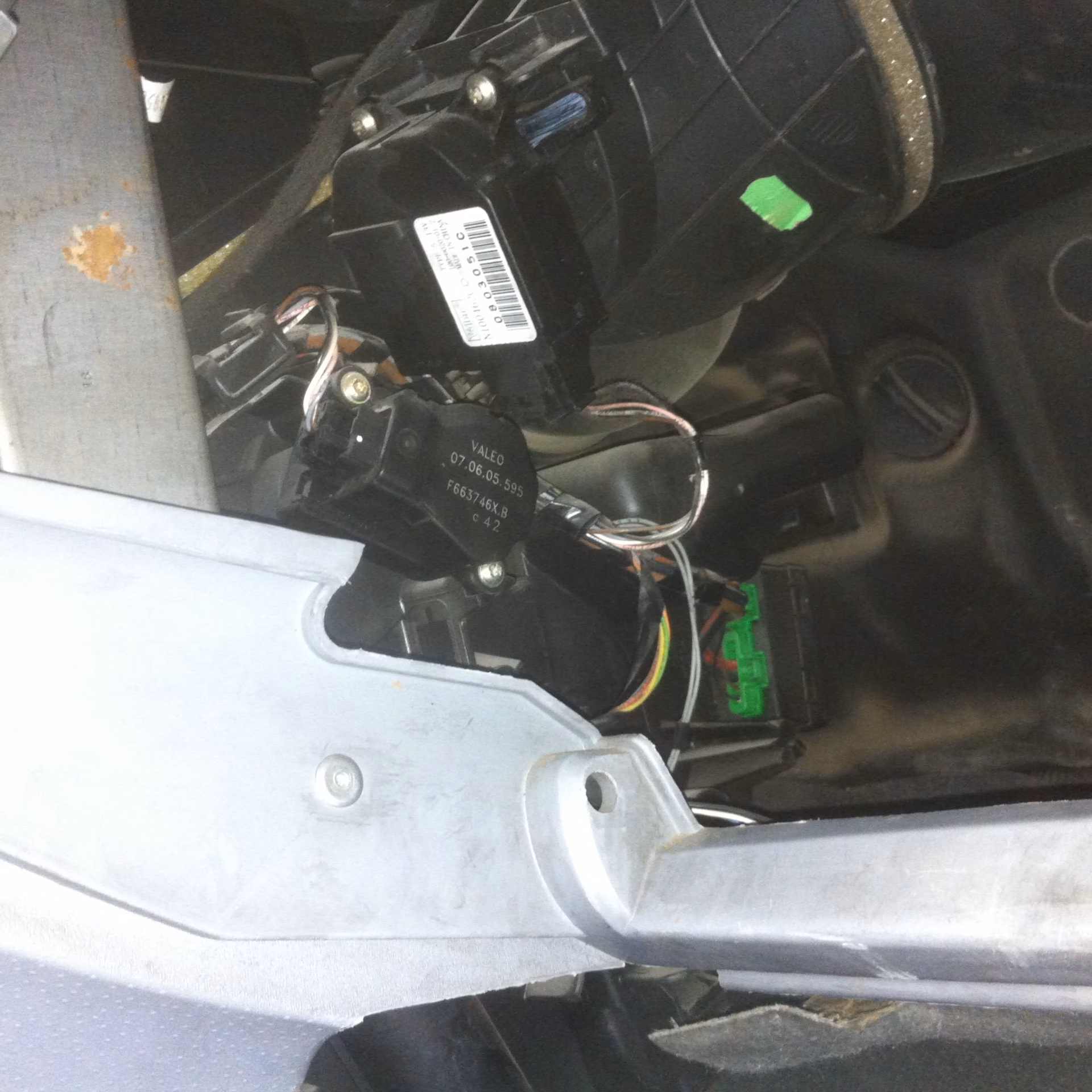 Dlaczego silnik dmuchawy nagrzewnicy nie działa?