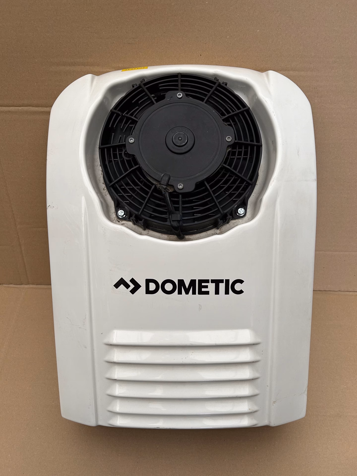 Dlaczego klimatyzator w moim kamperze nie reaguje na termostat?