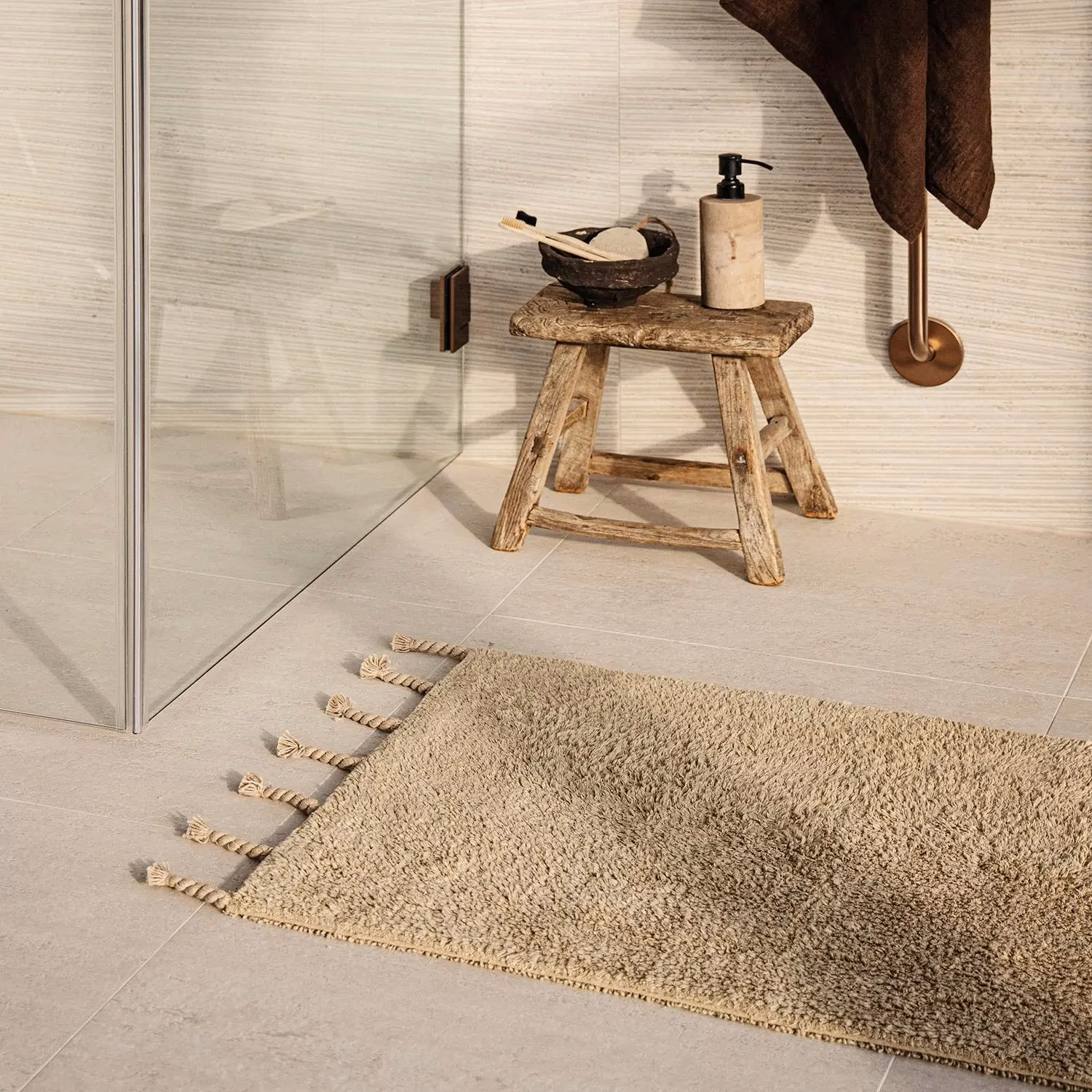 Dlaczego gumowe maty łazienkowe pleśnieją?