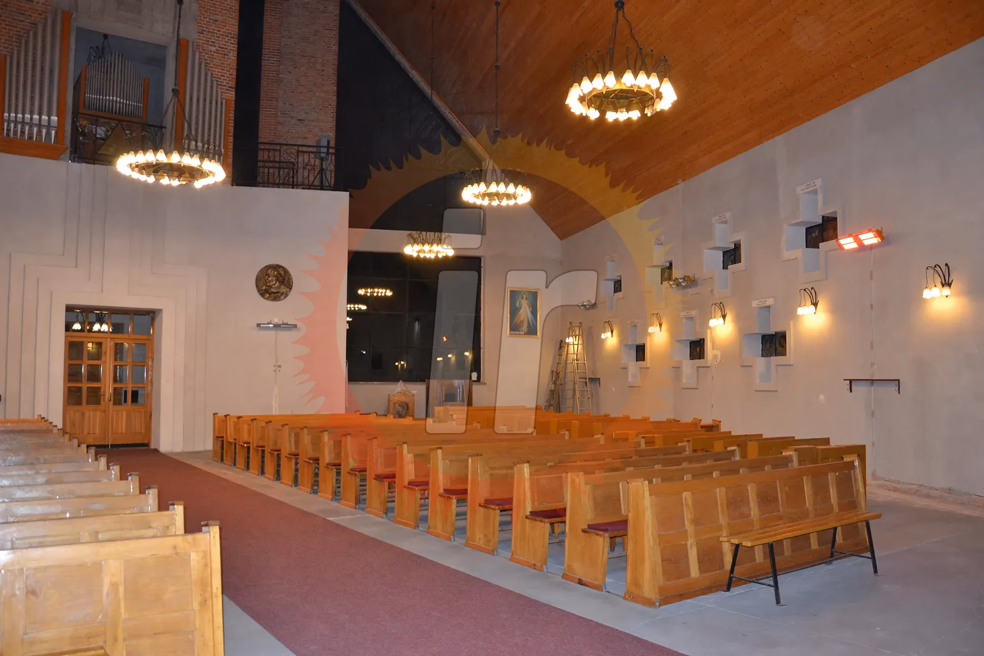 Czy mogę pozostawić grzejnik promiennikowy włączony przez całą noc?