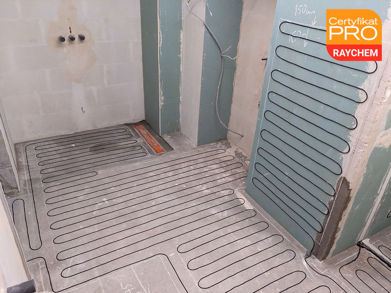 Czy można zamontować elektryczne ogrzewanie podłogowe w prysznicu?