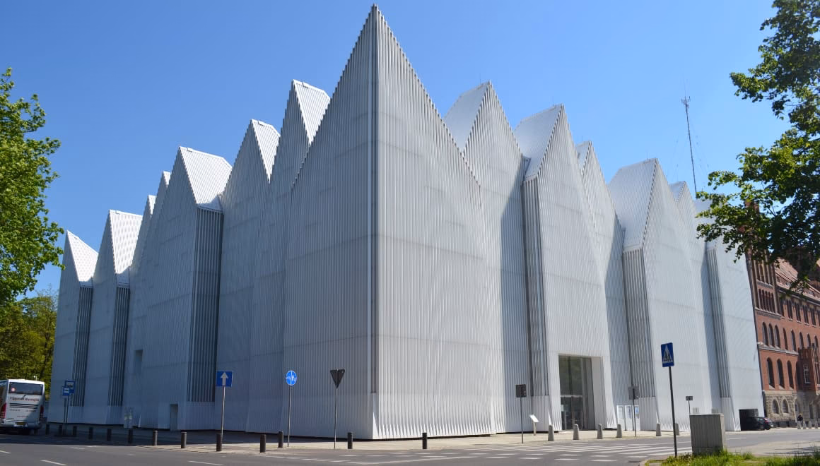 Kto jest dyrektorem filharmonii w Szczecinie?