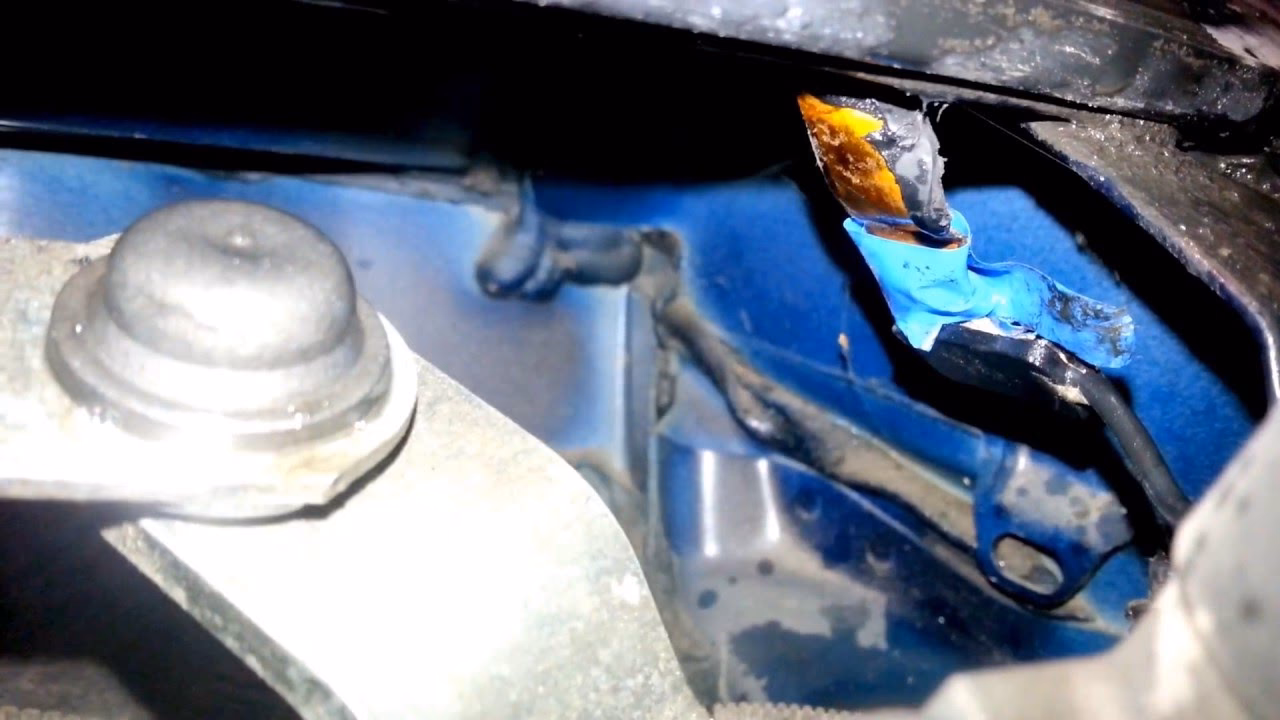 W którym roku Ford zaczął stosować podgrzewaną przednią szybę?