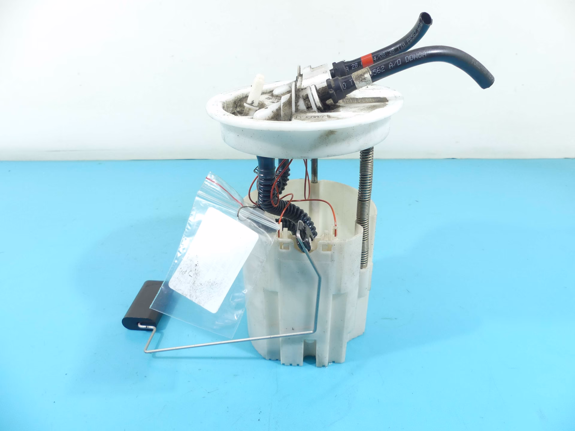 Jak otworzyć wlew paliwa w Fordzie Focus Mk3?