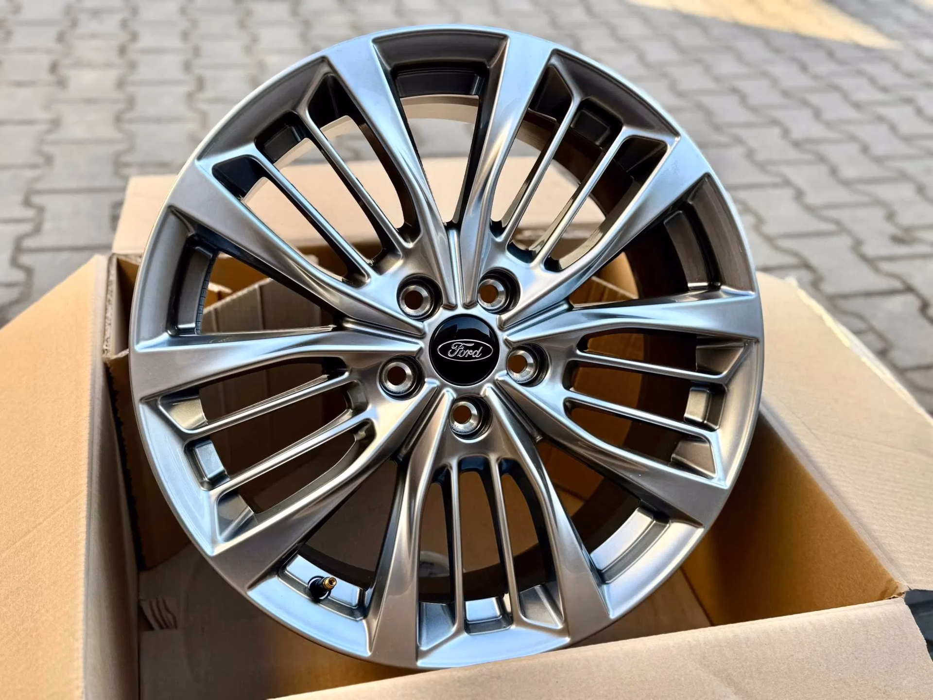 Czy Ford Focus ma podgrzewane siedzenia?