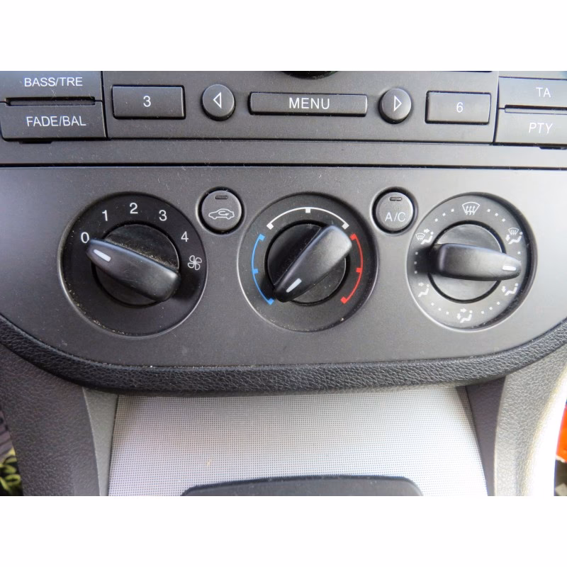 Ile czynnika klimatyzacji do Forda C-Max?