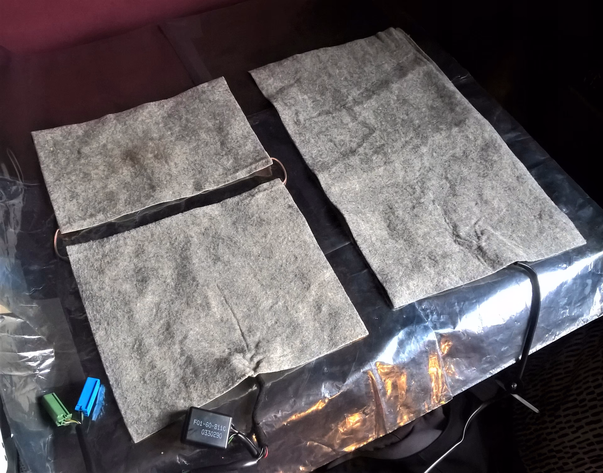 Gdzie znajduje się przycisk podgrzewanych siedzeń w Fordzie?