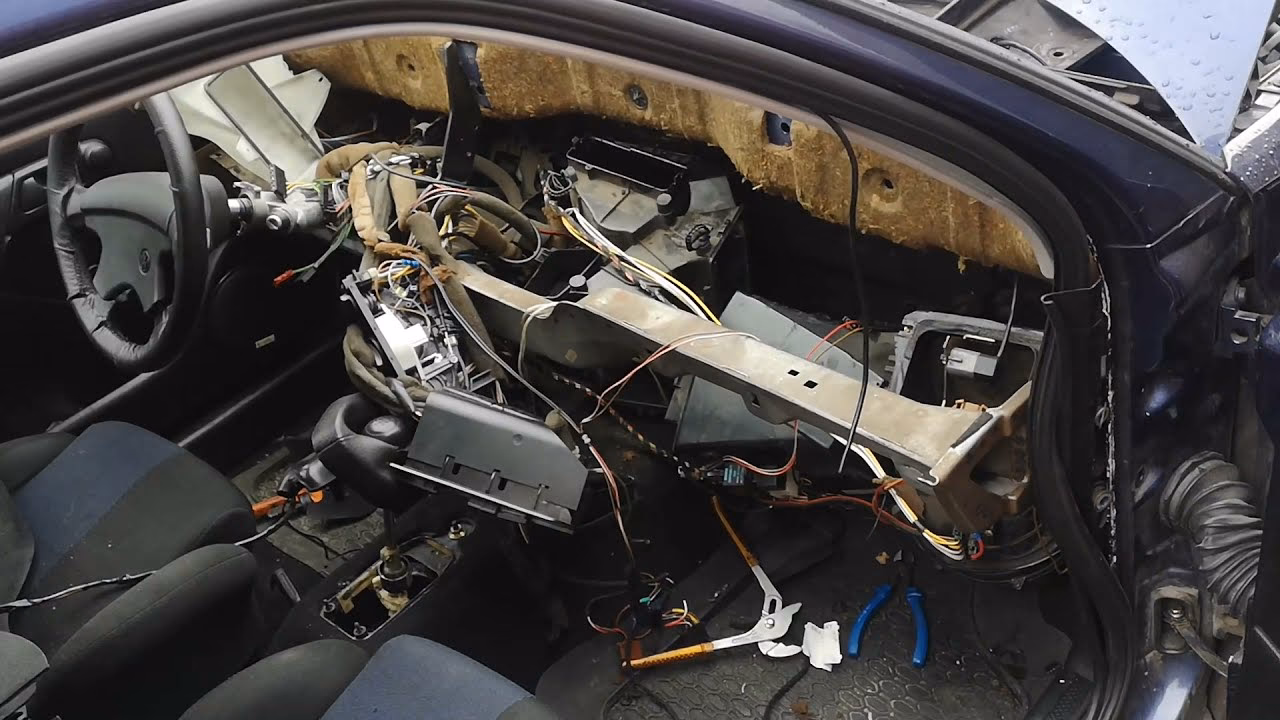 Jak dostać się do klapek nagrzewnicy Golf 3 ciepło-zimno?