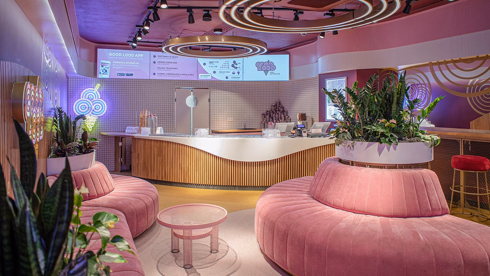 Ile zarabia się w Good Lood?