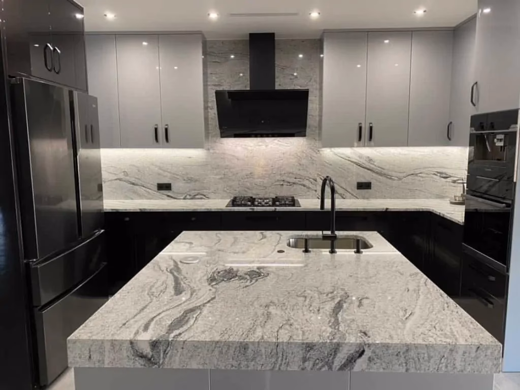 Czy ciepło ze zmywarki może uszkodzić blaty granitowe?