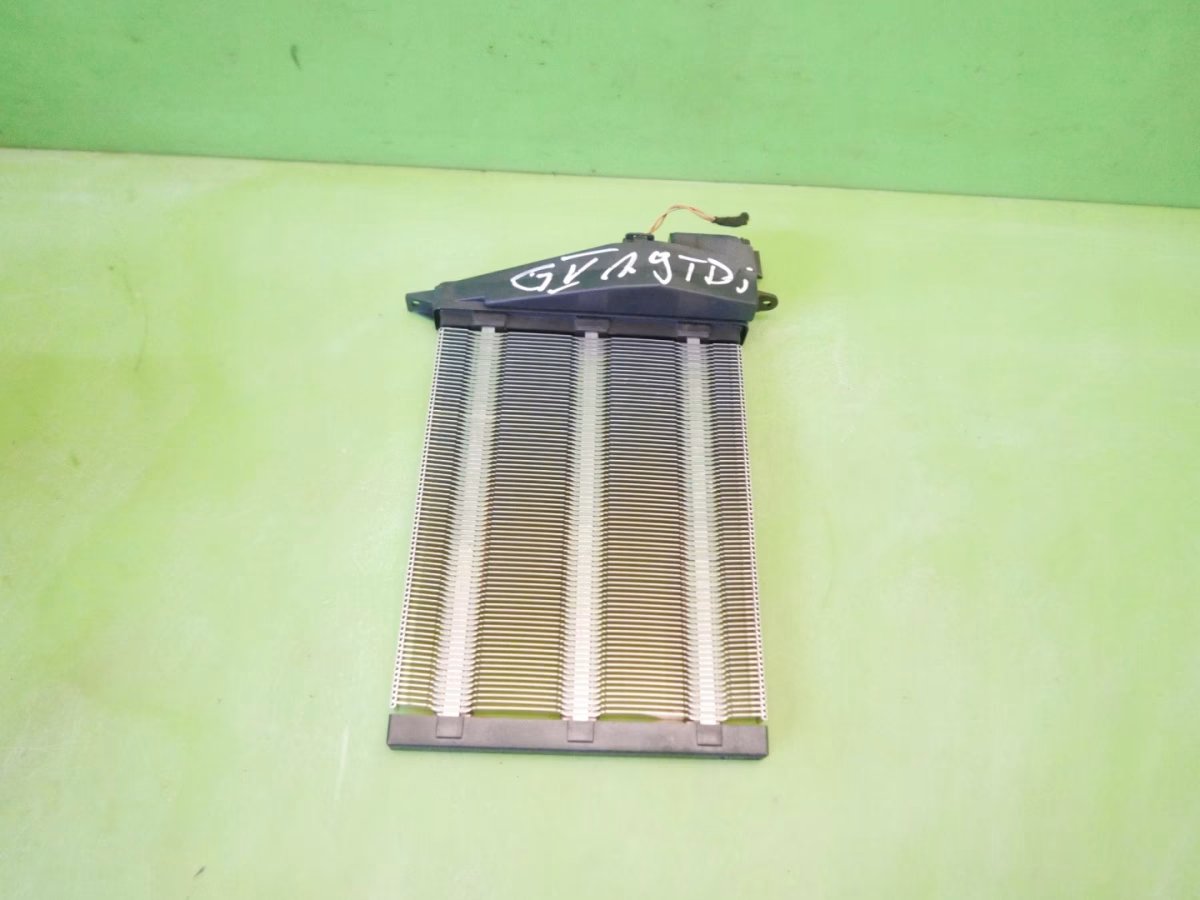 Ile litrów ma Golf V?