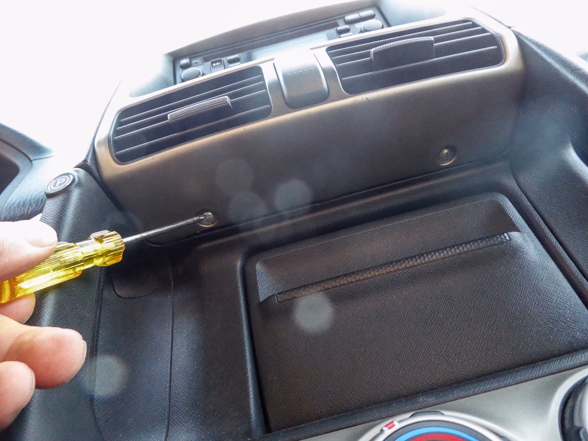 Gdzie dolać płyn chłodniczy w Hondzie CR-V?