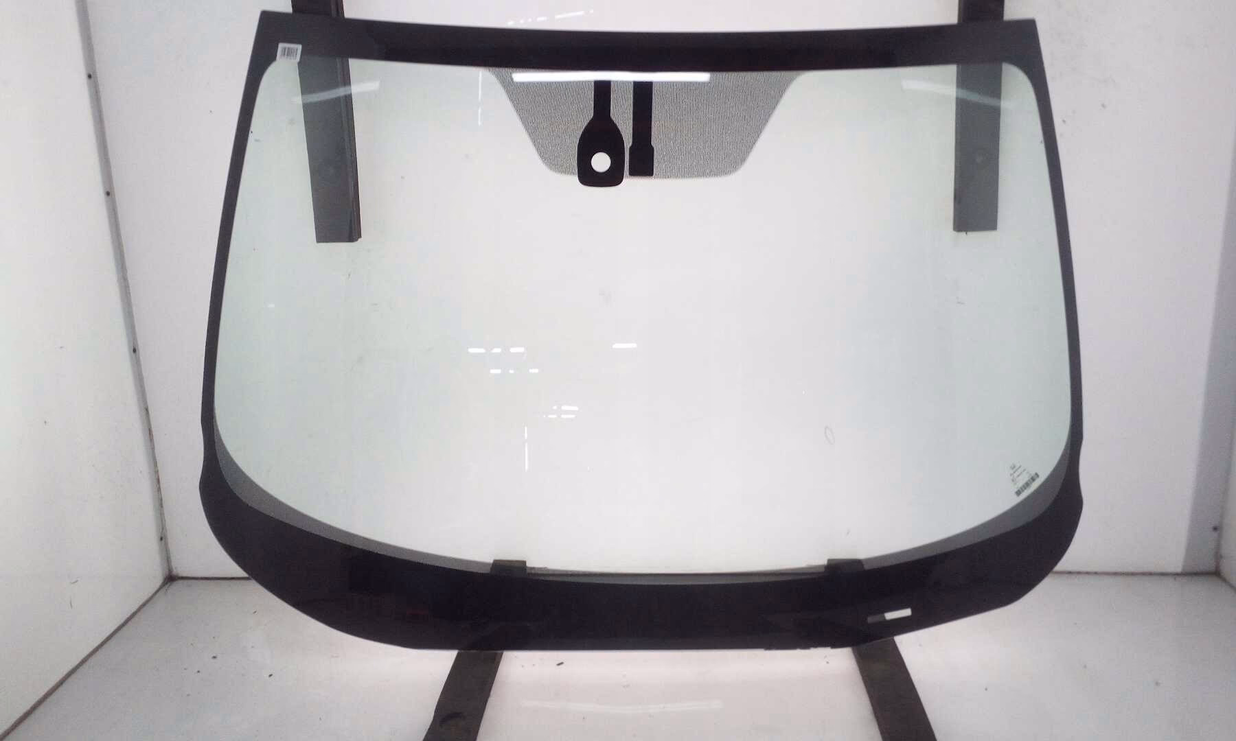 Czy Honda CR-V ma podgrzewaną przednią szybę?