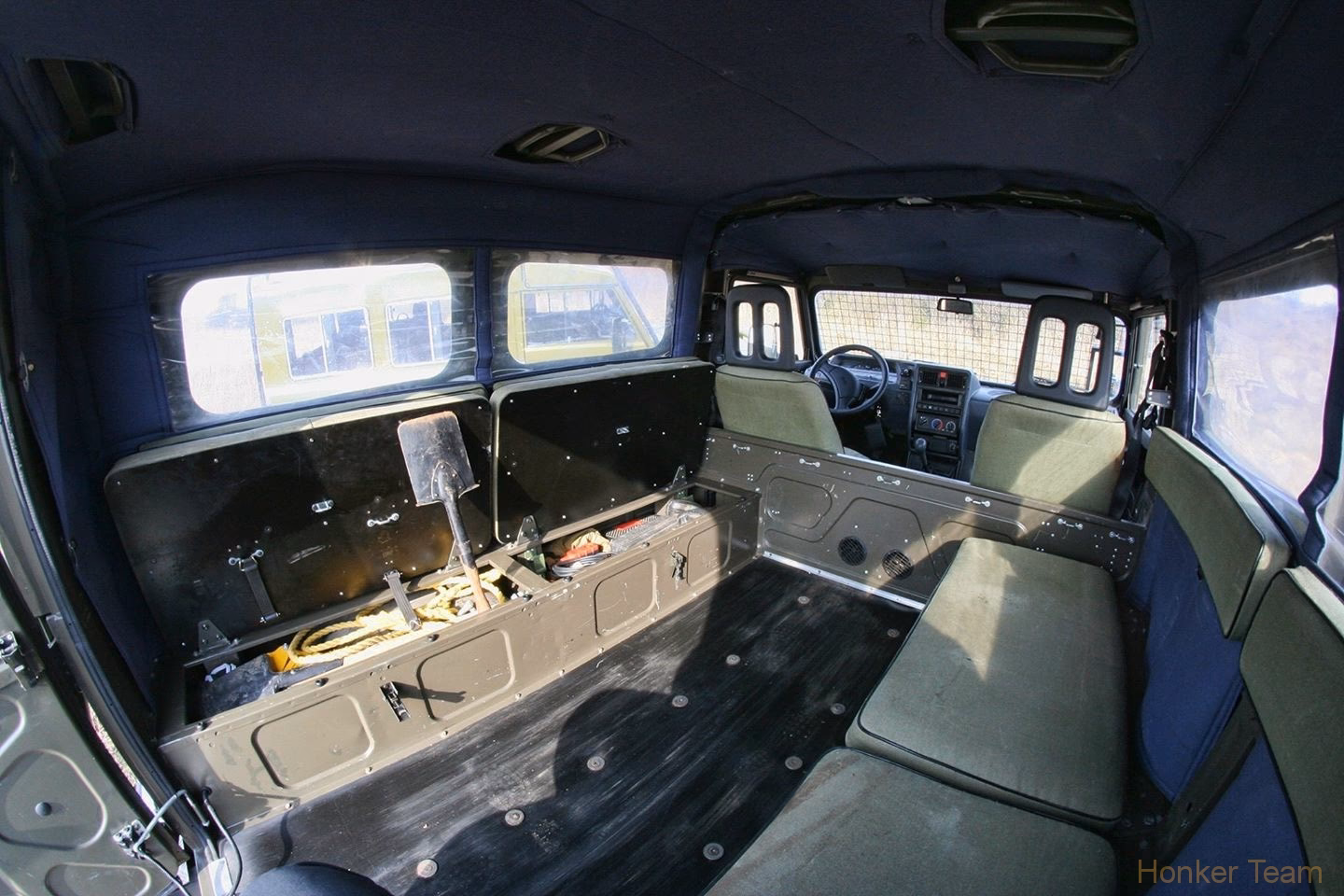 Ile pali Honker 2000?