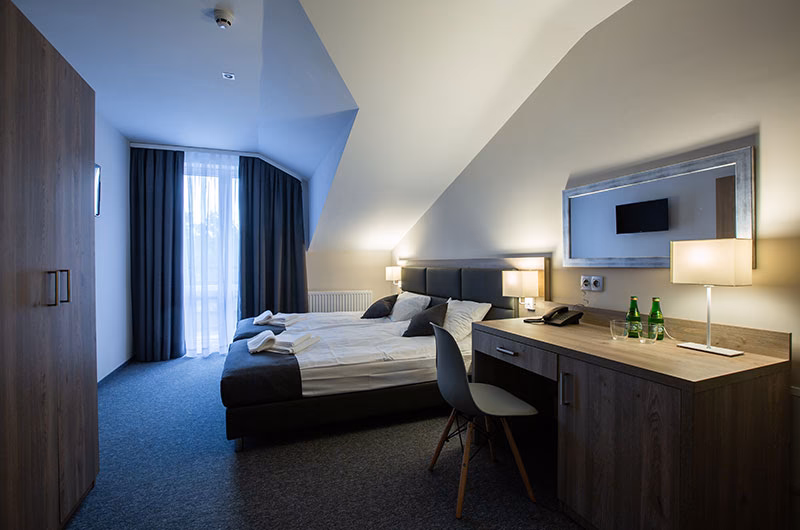 Kto jest właścicielem hotelu Jura?