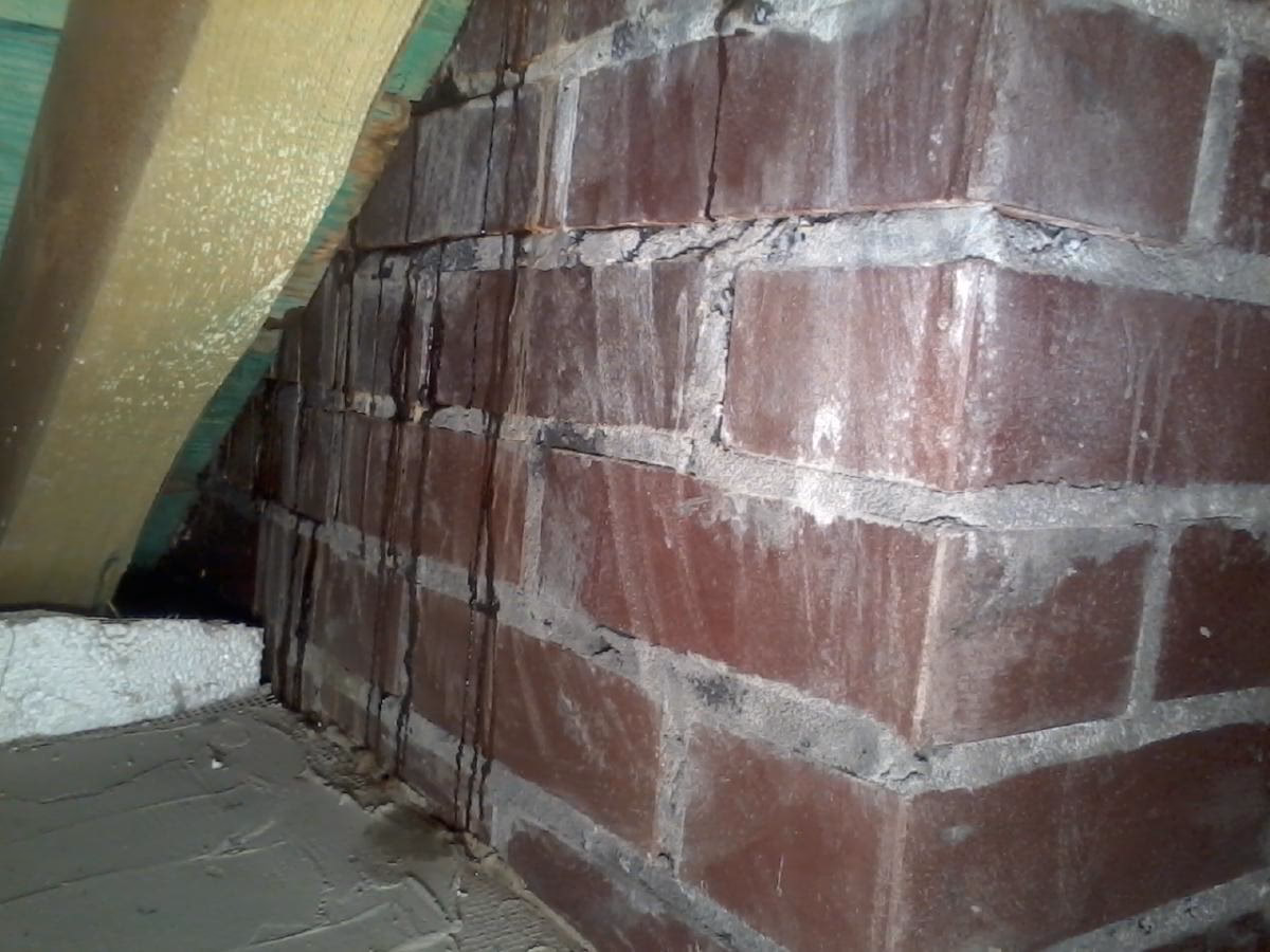 Dlaczego w piecu co skrapla się woda?