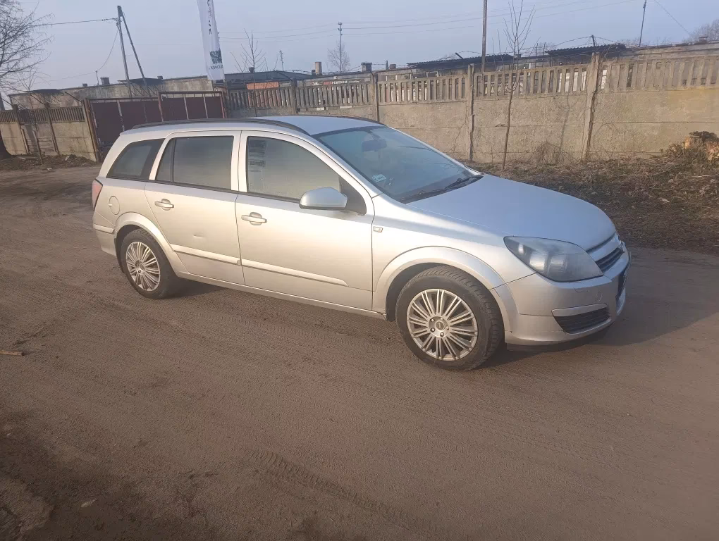 Ile kosztuje Opel Astra z 2000 roku?